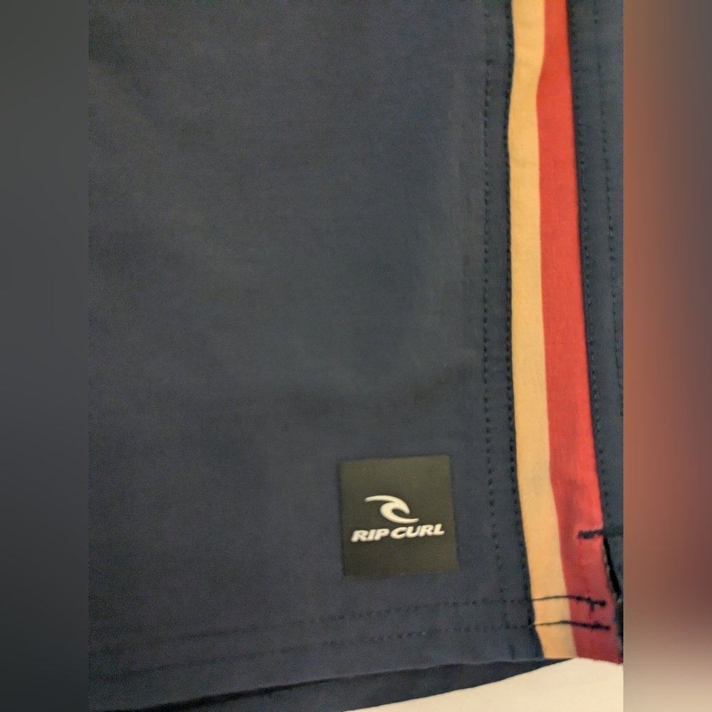 RIP CURL Board Shorts - Picture 3 of 6